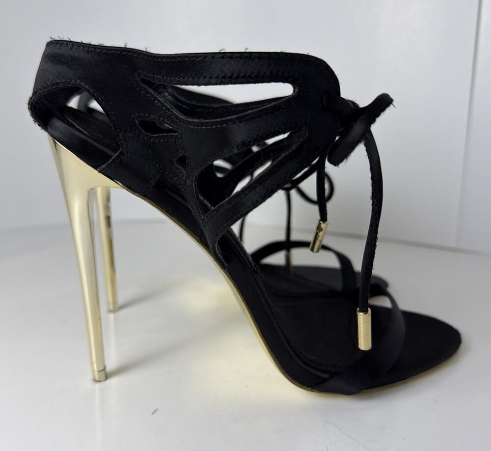 Jessica Rich So Expensive Satin Sandal in Black Size 39